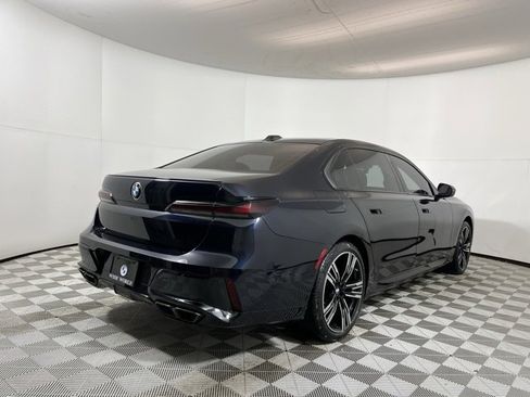 Used 2024 BMW 760i xDrive w/ Executive Package image 7