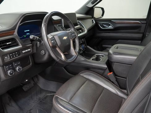 Used 2023 Chevrolet Suburban High Country AWD/4WD image 7