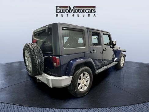Used 2013 Jeep Wrangler Unlimited Sahara w/ Dual Top Group AWD/4WD image 5