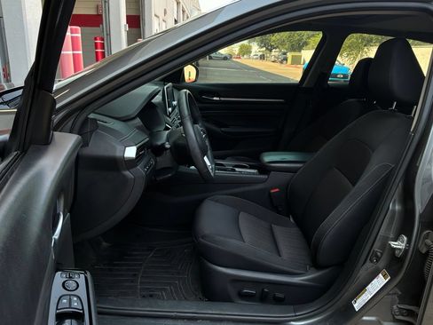 Used 2021 Nissan Altima 2.5 SV w/ SV Premium Package FWD image 10