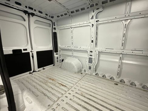 Used 2025 RAM ProMaster 2500 w/ Convenience Group FWD image 14