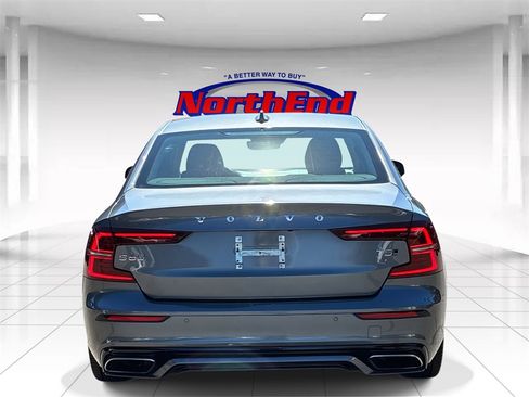 Used 2021 Volvo S60 T5 Inscription image 6