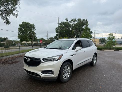 Used 2018 Buick Enclave Essence FWD image 1