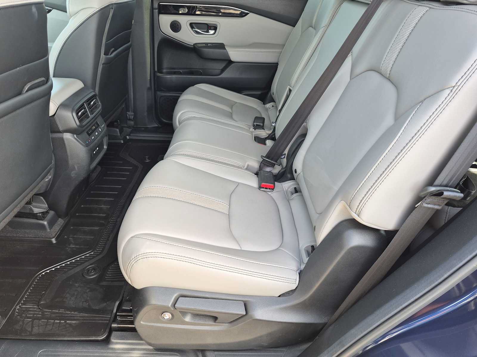 Certified 2025 Honda Pilot EX-L image 18