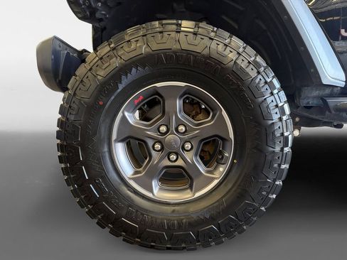 Used 2020 Jeep Gladiator Rubicon w/ Trailer Tow Package AWD/4WD image 14