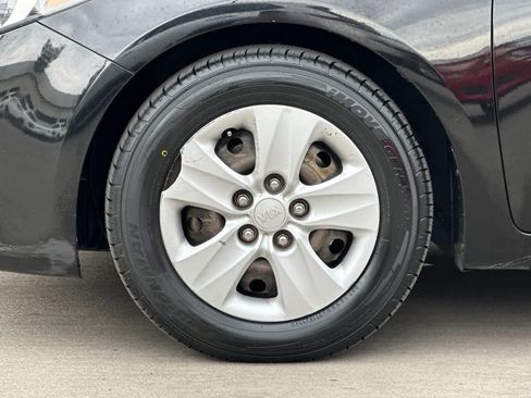 Used 2017 Kia Forte LX FWD image 24