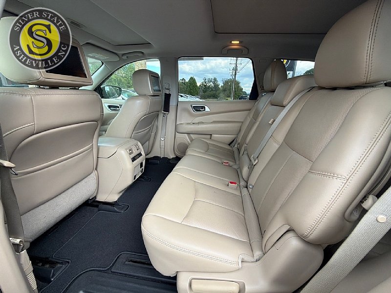 Used 2017 Nissan Pathfinder Platinum w/ Family Entertainment Package AWD/4WD image 13