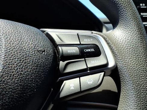 Used 2018 Honda Accord LX image 19