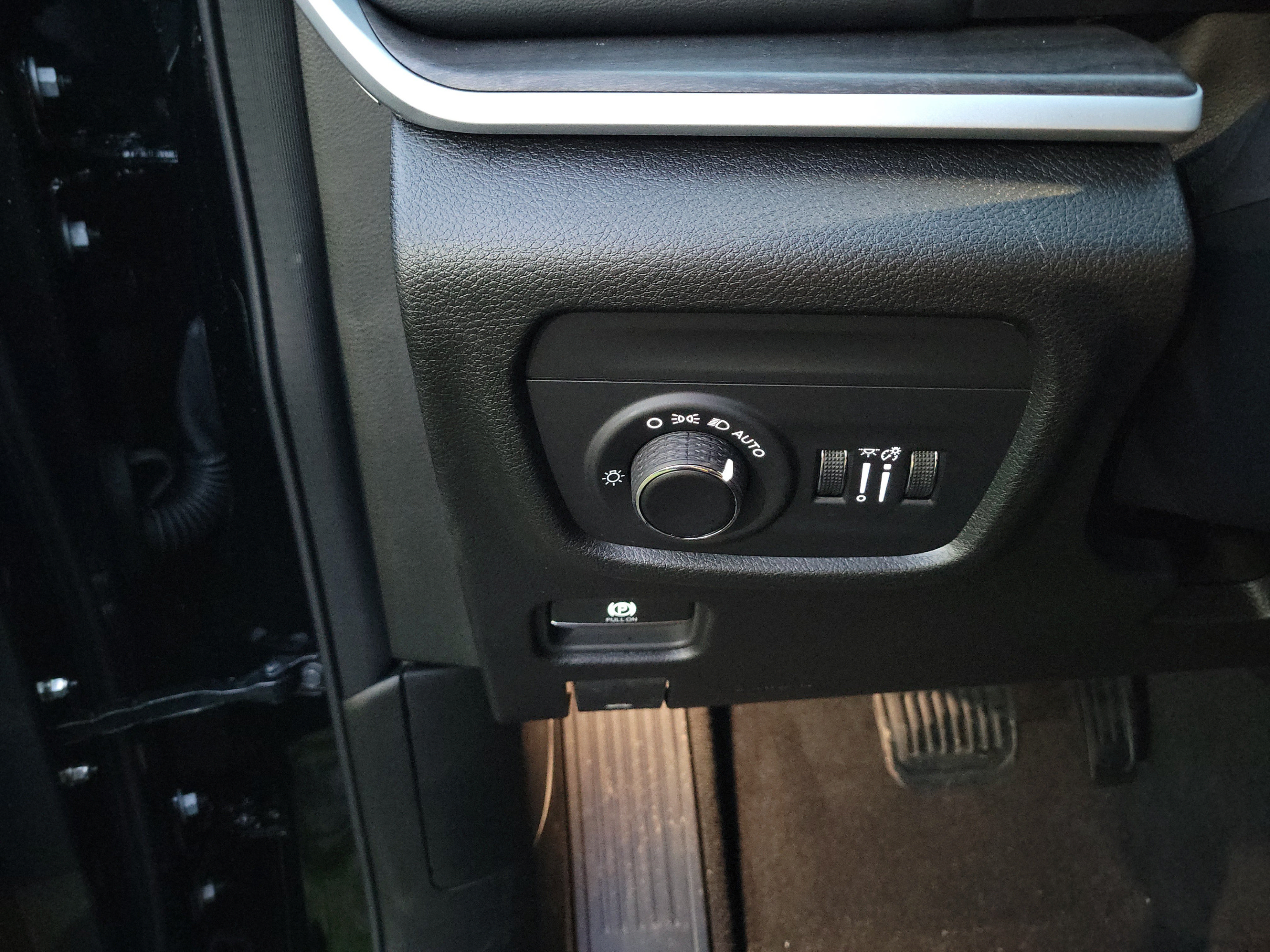 New 2027 Jeep Grand Cherokee Altitude RWD image 26