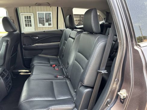 Used 2017 Honda Pilot Touring image 5