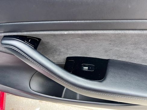 Used 2018 Tesla Model 3 Mid Range RWD image 33