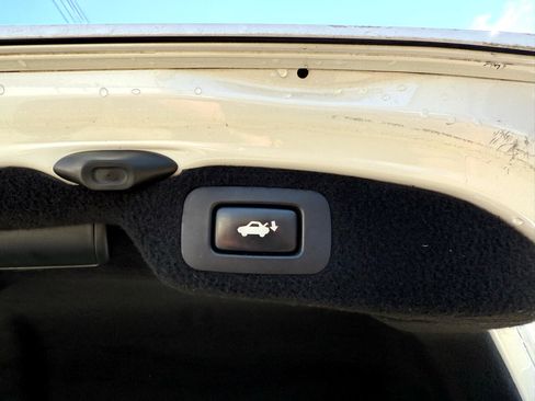 Used 2011 Lexus LS 460 Luxury image 39