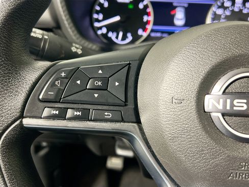 Used 2024 Nissan Sentra SV FWD image 18