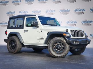 Used 2025 Jeep Wrangler Sport video 2