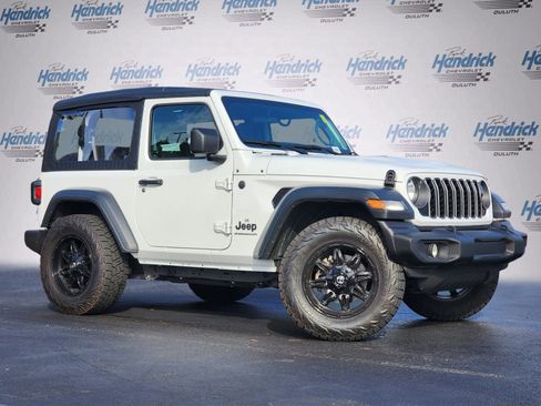 Used 2025 Jeep Wrangler Sport image 2