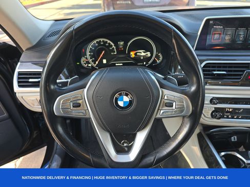 Used 2017 BMW 740i image 11