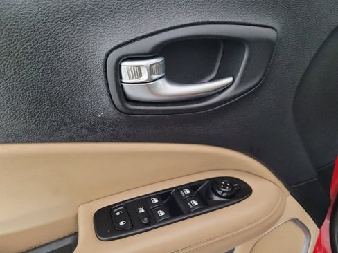 Used 2018 Jeep Compass Sport FWD image 27