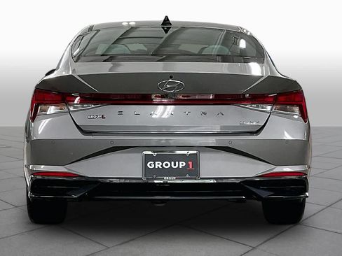 Used 2023 Hyundai Elantra Limited FWD image 5
