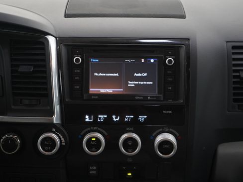 Used 2018 Toyota Sequoia SR5 AWD/4WD image 16