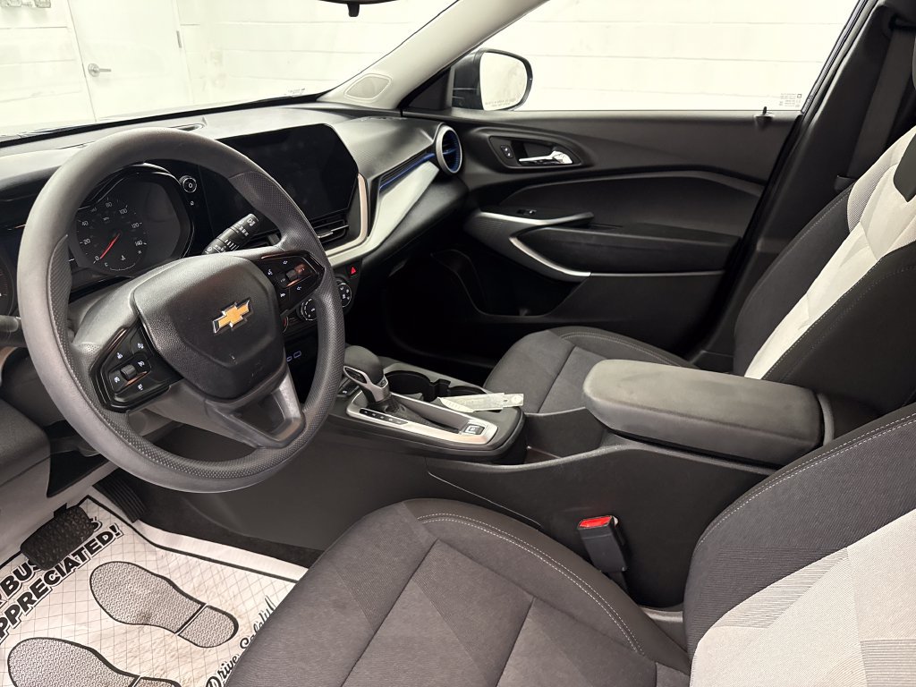 Used 2024 Chevrolet Trax LS FWD image 10