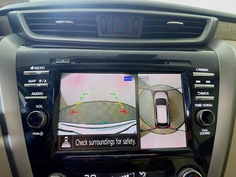 Used 2020 Nissan Murano SL w/ Moonroof Package image 12