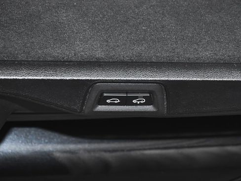 Used 2023 BMW X7 xDrive40i w/ M Sport Package image 73