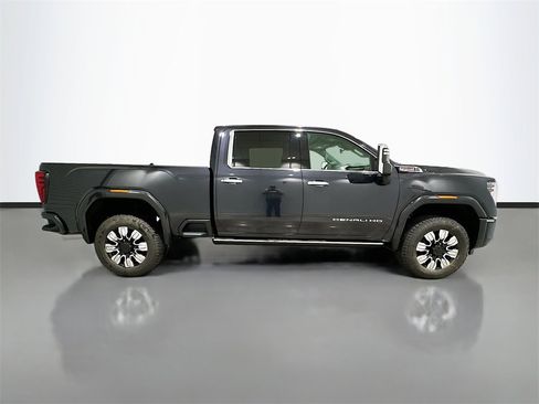 New 2026 GMC Sierra 2500 Denali w/ Denali Reserve Package image 7