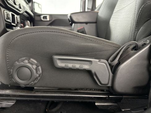 Used 2019 Jeep Wrangler Sport image 14