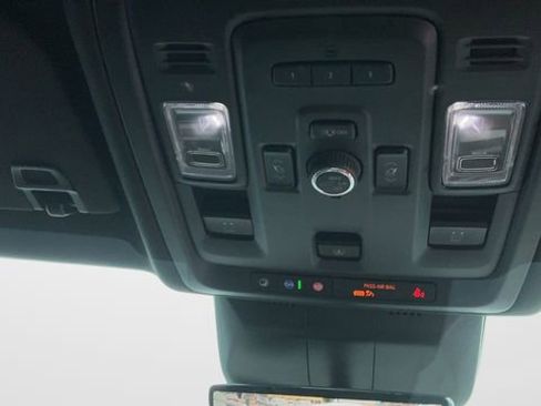 Used 2023 Cadillac Escalade Premium Luxury AWD/4WD image 23