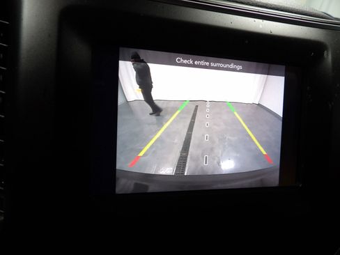 Used 2019 Jeep Cherokee Latitude Plus image 18