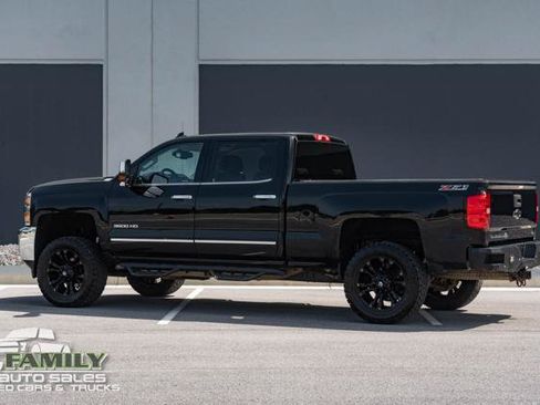 Used 2016 Chevrolet Silverado 3500 LTZ AWD/4WD image 5