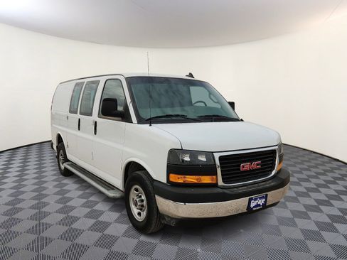 Used 2024 GMC Savana 2500 w/ Driver Convenience Package image 6