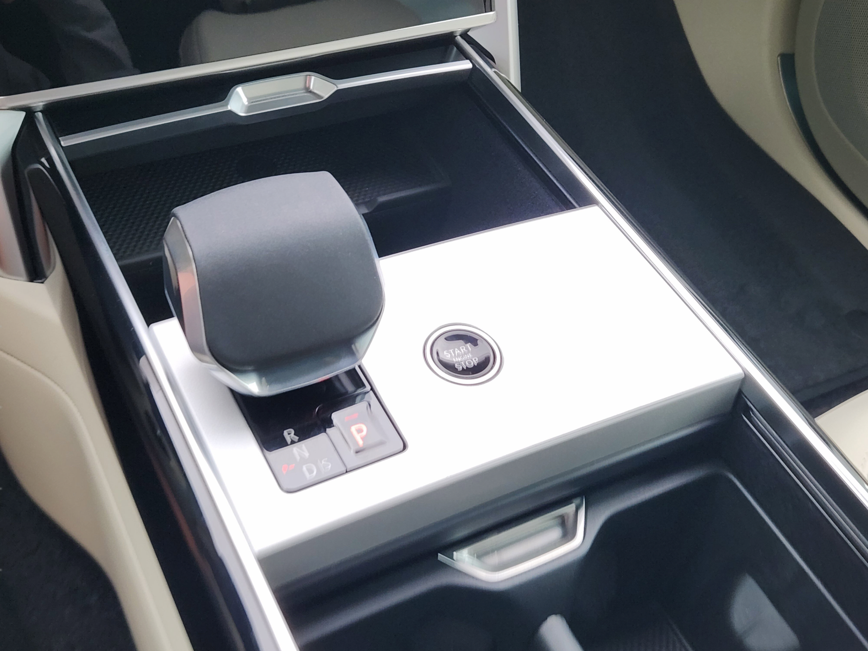 New 2026 Land Rover Range Rover SE AWD/4WD image 14