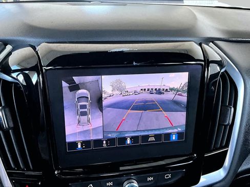 Used 2022 Chevrolet Traverse LT FWD image 28
