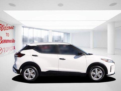 Used 2022 Nissan Kicks S image 5