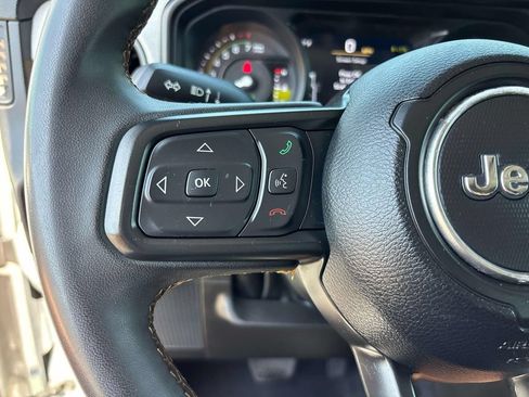 Used 2024 Jeep Wrangler Unlimited AWD/4WD image 18