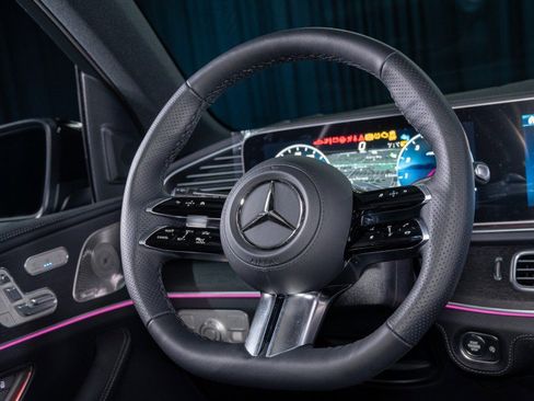 New 2025 Mercedes-Benz GLS 580 4MATIC image 16