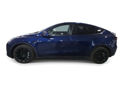 Certified 2022 Tesla Model Y Long Range AWD/4WD image 3