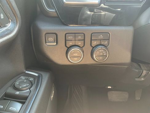 Used 2022 Chevrolet Silverado 1500 LT Trail Boss w/ Convenience Package II AWD/4WD image 31