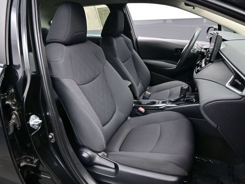 Used 2022 Toyota Corolla LE FWD image 14