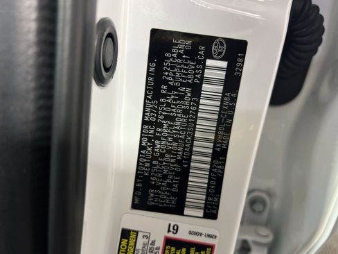 Used 2025 Toyota Camry LE image 30