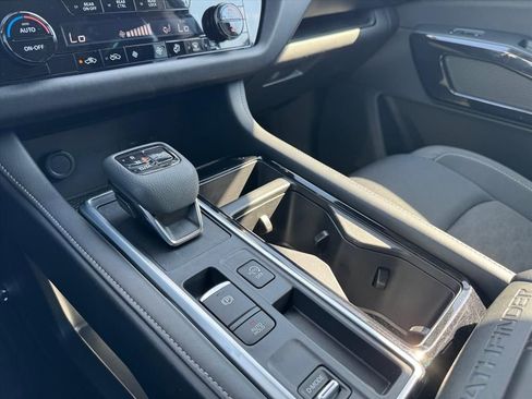 Certified 2024 Nissan Pathfinder SV FWD image 20
