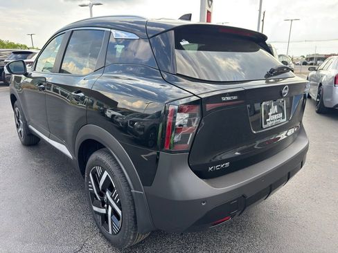 New 2026 Nissan Kicks SV w/ SV Premium Package FWD image 3