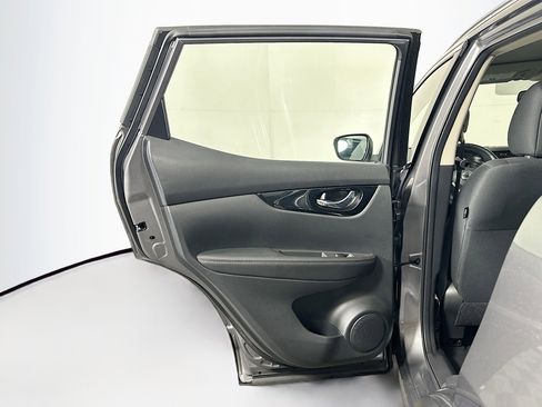 Used 2022 Nissan Rogue Sport SV image 25