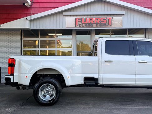 Used 2024 Ford F350 Limited w/ FX4 Off-Road Package AWD/4WD image 11