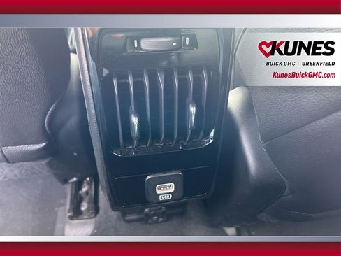 Used 2025 Jeep Compass Limited image 37