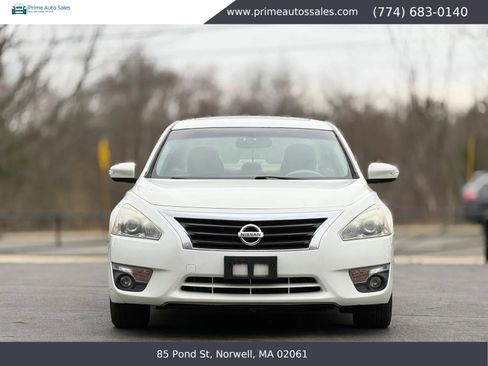 Used 2014 Nissan Altima 2.5 SV w/ Convenience Package image 3