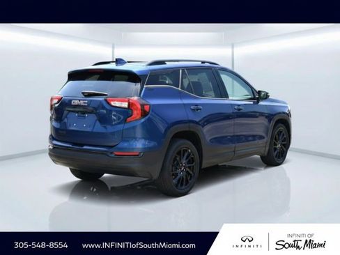 Used 2023 GMC Terrain SLT w/ Tech Package FWD image 4