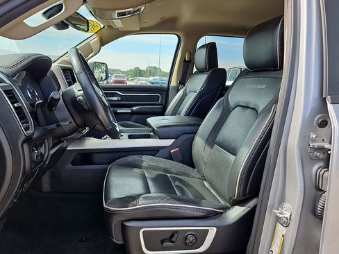 Used 2020 RAM 1500 Laramie AWD/4WD image 13