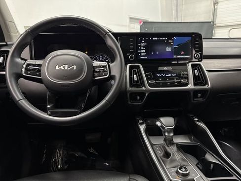 Used 2023 Kia Sorento X-Line EX image 5